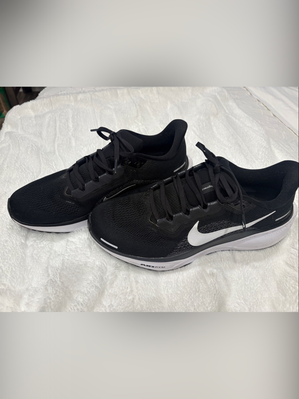 Nike Black and White Athletic Trainers Pegasus 41. Size 11 women’s